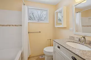 5523 S Garfield St, Hinsdale, IL 60521 - Photo 12