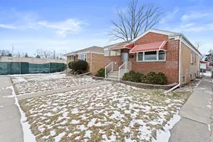 1124 31st Ave, Bellwood, IL 60104 - Photo 2