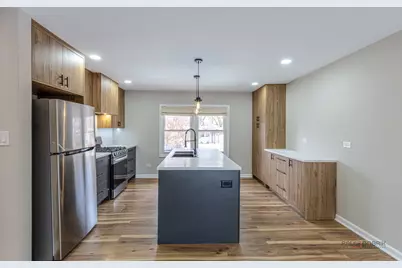 1096 Beechwood Road, Buffalo Grove, IL 60089 - Photo 10