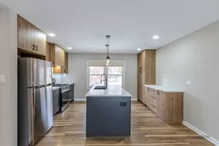 1096 Beechwood Rd, Buffalo Grove, IL 60089 - Photo 10