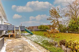 1096 Beechwood Rd, Buffalo Grove, IL 60089 - Photo 24