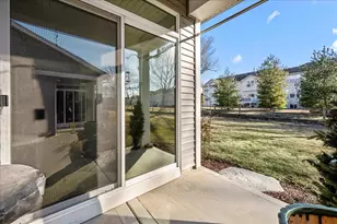 320 Sussex Ln, North Aurora, IL 60542 - Photo 20