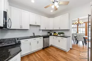 1512 Harbourtowne Pl, Naperville, IL 60564 - Photo 8