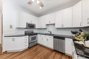 1512 Harbourtowne Pl, Naperville, IL 60564 - Photo 4