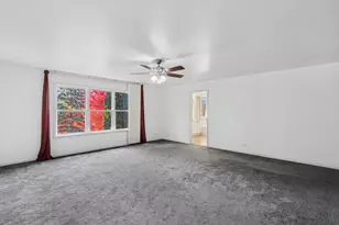 1534 S Falcon Dr, Libertyville, IL 60048 - Photo 12