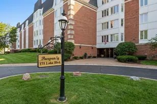 175 Lake Blvd, Buffalo Grove, IL 60089 - Photo 16