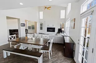 4 Kenilworth Ct, Cary, IL 60013 - Photo 6