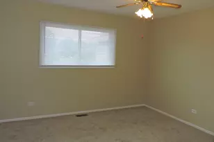 17404 W Walnut Ln, Gurnee, IL 60031 - Photo 8