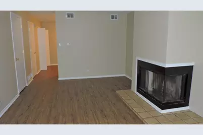 17404 W Walnut Lane, Gurnee, IL 60031 - Photo 4