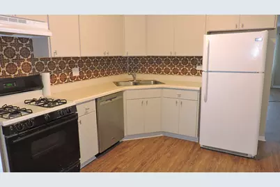 17404 W Walnut Lane, Gurnee, IL 60031 - Photo 2