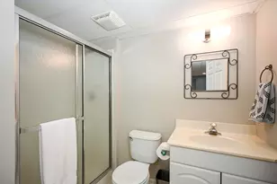 [Address not provided], Glen Ellyn, IL 60137 - Photo 34