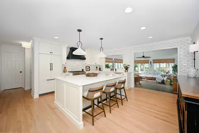 [Address not provided], Glen Ellyn, IL 60137 - Photo 14