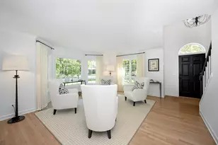 [Address not provided], Glen Ellyn, IL 60137 - Photo 6