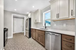 11 E 3rd St, El Paso, IL 61738 - Photo 4