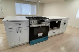 916 E 168th St, South Holland, IL 60473 - Photo 12