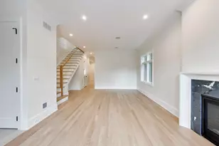 1910 W Fletcher St, Chicago, IL 60657 - Photo 4