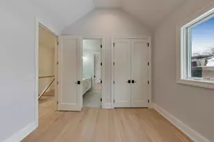 1910 W Fletcher St, Chicago, IL 60657 - Photo 32