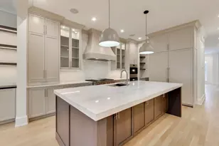 1910 W Fletcher St, Chicago, IL 60657 - Photo 6