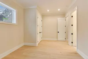 1910 W Fletcher St, Chicago, IL 60657 - Photo 18