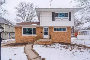 1466 Wood St, Crete, IL 60417 - Photo 1