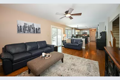 880 Hampton Drive, Carol Stream, IL 60188 - Photo 12