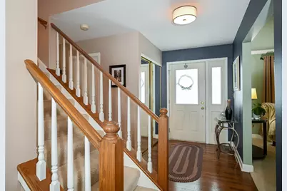 880 Hampton Drive, Carol Stream, IL 60188 - Photo 2