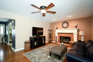 880 Hampton Dr, Carol Stream, IL 60188 - Photo 14