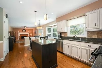 880 Hampton Drive, Carol Stream, IL 60188 - Photo 10