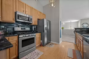 2448 Oneida Ln, Naperville, IL 60563 - Photo 10