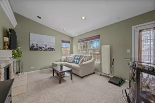 2448 Oneida Ln, Naperville, IL 60563 - Photo 6