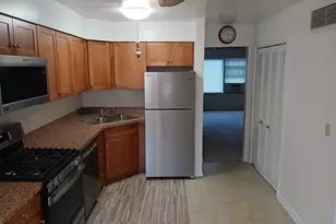 211 N Bothwell St, Palatine, IL 60067 - Photo 2