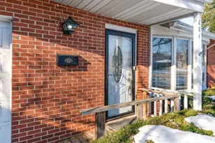 204 Lakeshore Dr, Crystal Lake, IL 60014 - Photo 4