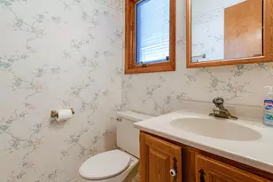 204 Lakeshore Dr, Crystal Lake, IL 60014 - Photo 16