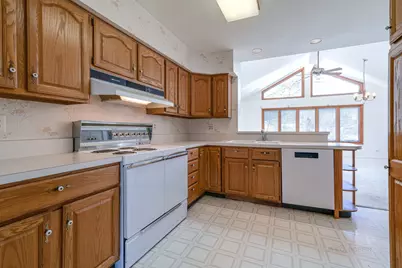 204 Lakeshore Drive, Crystal Lake, IL 60014 - Photo 10