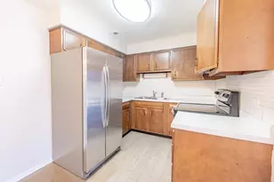 637 Carroll Pkwy, Glenwood, IL 60425 - Photo 4