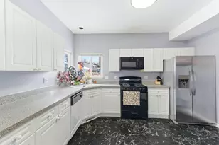 3805 Parkway Ln, Zion, IL 60099 - Photo 6