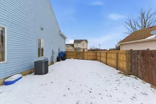 3805 Parkway Ln, Zion, IL 60099 - Photo 34