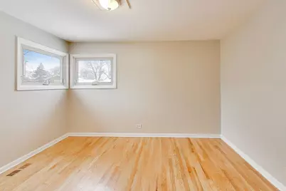 9416 Oliphant Avenue, Morton Grove, IL 60053 - Photo 16