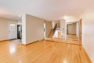 9416 Oliphant Ave, Morton Grove, IL 60053 - Photo 8