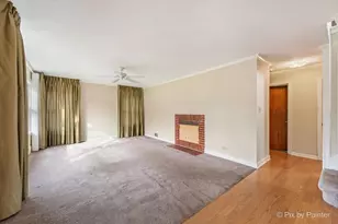[Address not provided], Glen Ellyn, IL 60137 - Photo 10