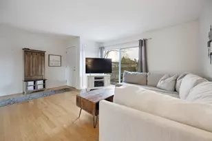 142 Aberdeen Ct, Geneva, IL 60134 - Photo 4