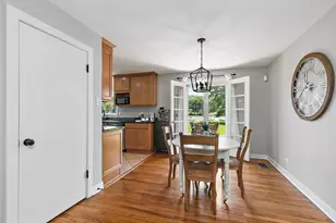 1037 N Harrison St, Algonquin, IL 60102 - Photo 6