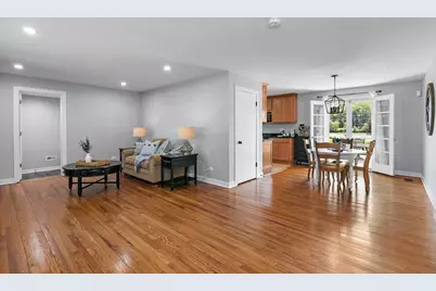 1037 N Harrison Street, Algonquin, IL 60102 - Photo 4