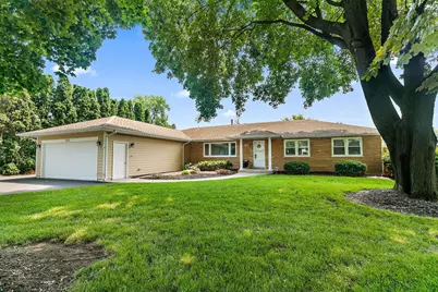 1037 N Harrison Street, Algonquin, IL 60102 - Photo 1