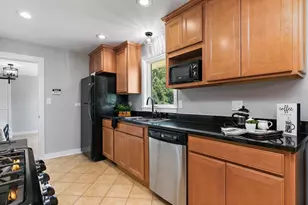 1037 N Harrison St, Algonquin, IL 60102 - Photo 8