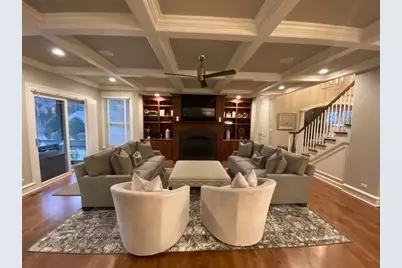 835 Avon Court, Glen Ellyn, IL 60137 - Photo 4