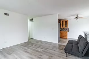 1324 Alpine Ct, Wheeling, IL 60090 - Photo 2