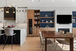 1767 W Rosehill Dr, Chicago, IL 60660 - Photo 8