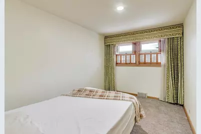 820 N Delphia Avenue, Park Ridge, IL 60068 - Photo 16