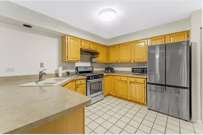 741 W Streamwood Boulevard #A, Streamwood, IL 60107 - Photo 4